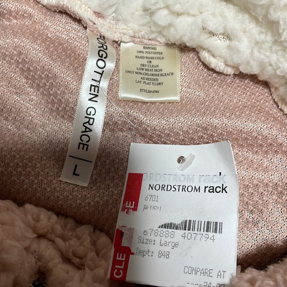 Cozy pullover, NWT, L - Picture 3 of 4